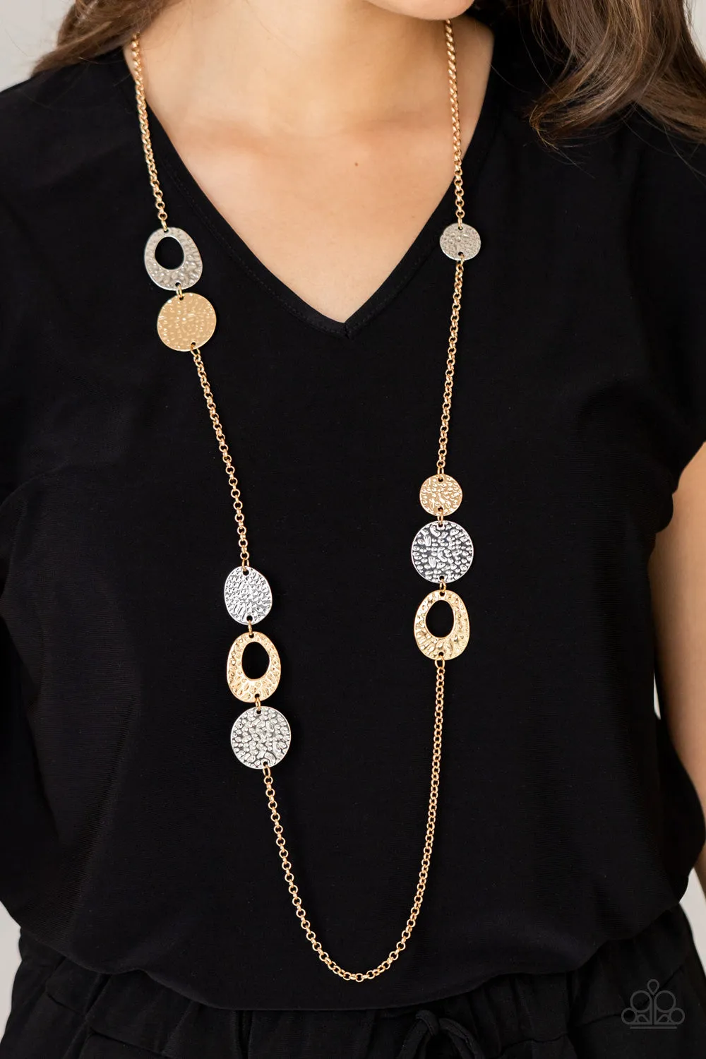 Gallery Guru - Gold Necklace