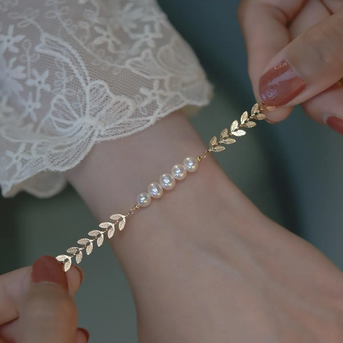 Pearl Bracelets for Women Dainty 14K Gold Bracelet Boho Charm Beaded Bracelets Chain Link Friendship Bracelet Unique Jewelry Gifts for Women