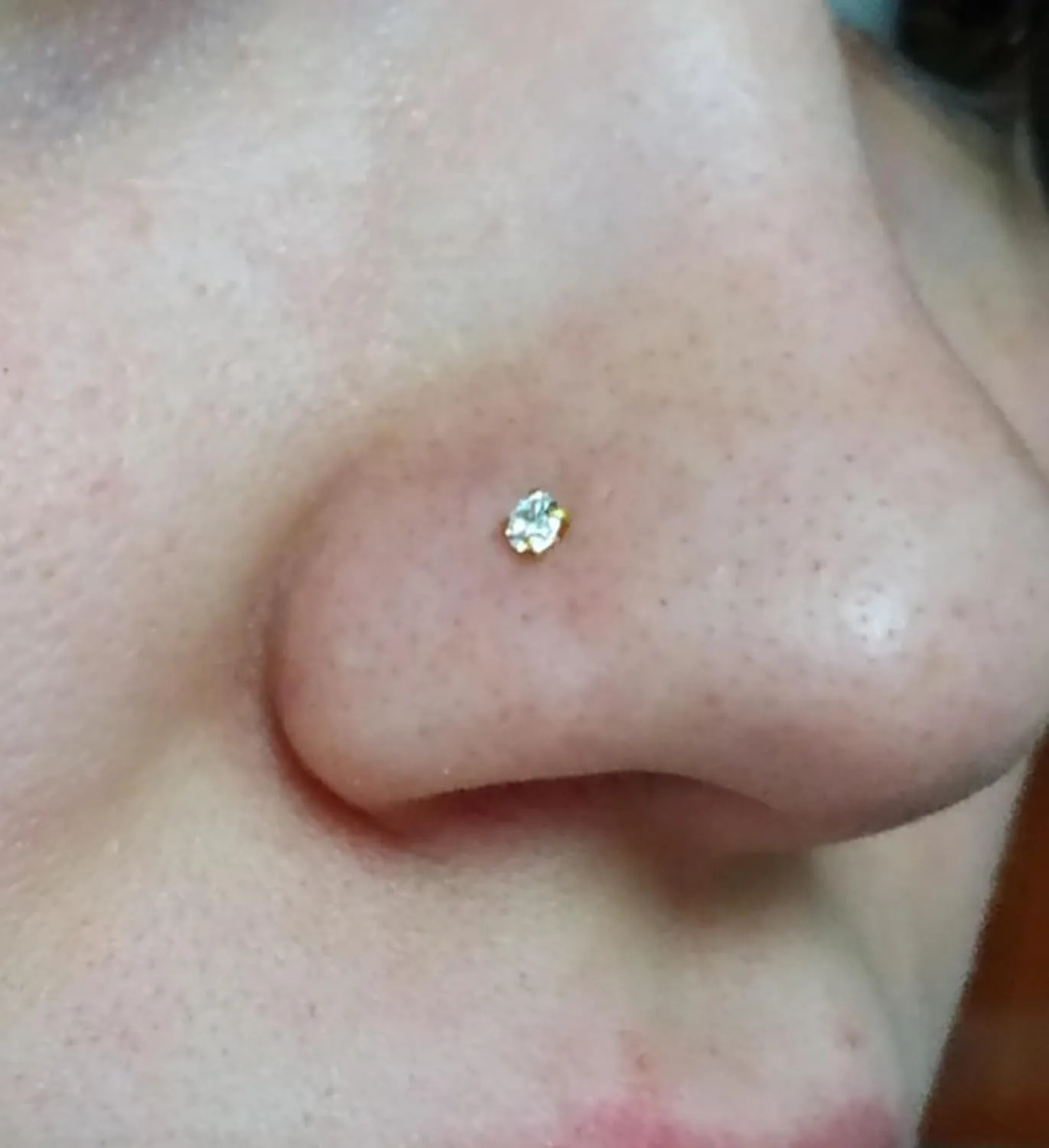 QWALIT Nose Studs & Rings - 18g & 20g Surgical Steel Nose Piercing Studs - Small, Threadless, L-Shaped - 18 & 20 Gauge - Silver, Gold, Black